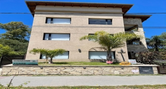 MODERNO DEPTO CON PISCINA CLIMATIZADA